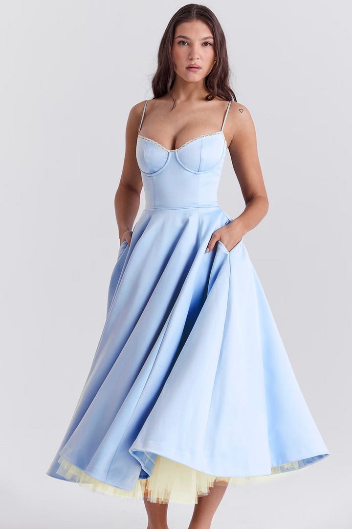 Damska sukienka midi z górą typu bustier i tiulem