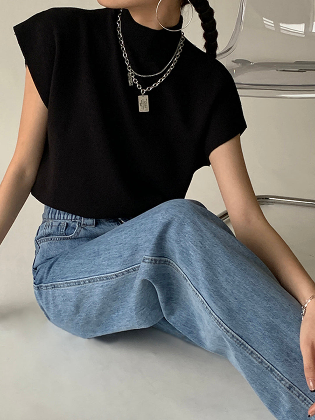 Bluzka damska bez rękawów, w jednolitym kolorze, z okrągłym dekoltem