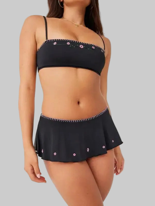 Damskie bikini z falbanką i kontrastowym wykończeniem