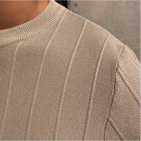 Męski T-Shirt z Okrągłym Dekoltem i Teksturowaną Powierzchnią w Prążki