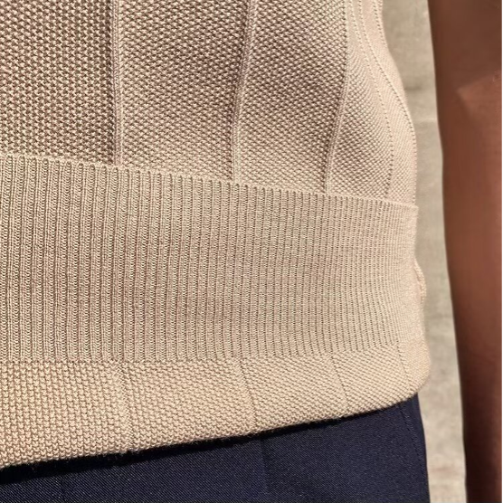 Męski T-Shirt z Okrągłym Dekoltem i Teksturowaną Powierzchnią w Prążki