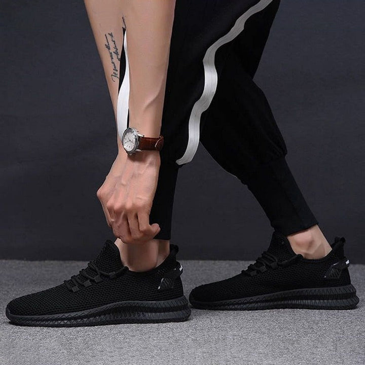 Męskie sneakersy sportowe z siateczką i elastyczną podeszwą